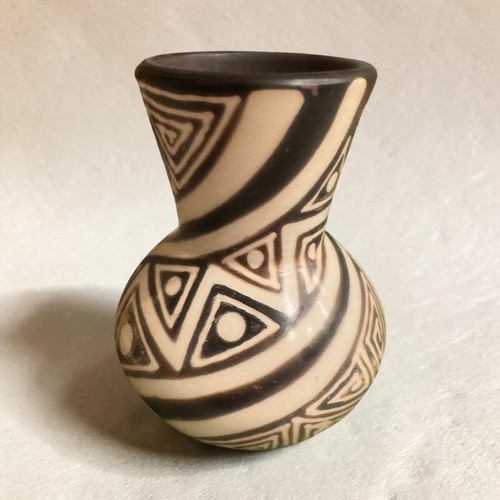 Chulucanas peru pottery - peru,